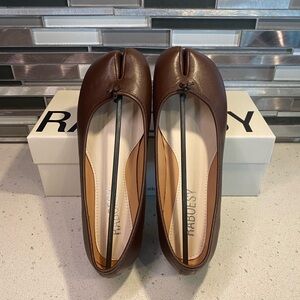 NEW brown Tabi Ballet Flats